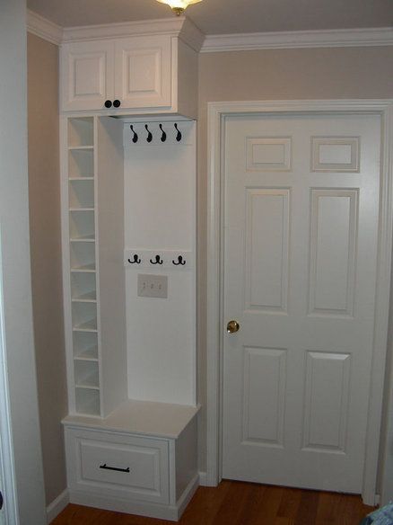 Small Coat Closet, Coat And Shoe Storage, Shoe Storage Small Space, Mud Room Entry, Tiny Closet, Small Entryways, Mudroom Design, Hal Decor, Small Space Storage