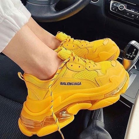 Platform Casual Shoes, Balenciaga Fashion, Balenciaga Shoes, Accra, Aesthetic Shoes, Balenciaga Triple S, Dream Shoes, Platform Sneakers, Ring Jewelry