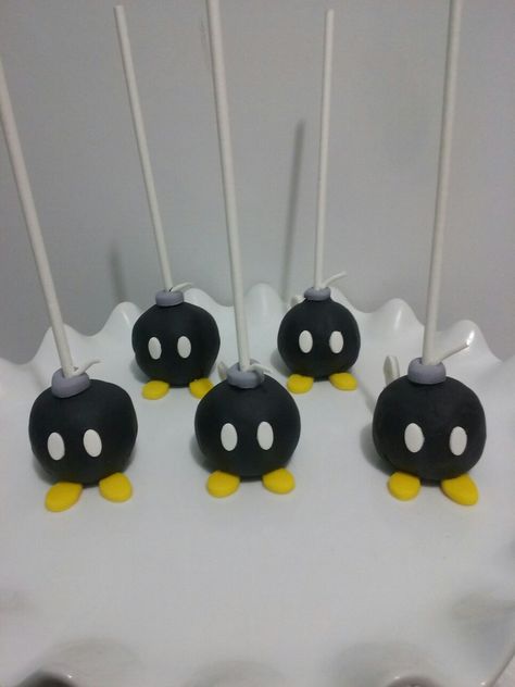 Cake pops bomb Mario Bros Cake Pops, Nintendo Cake, Zelda Cake, Nintendo Party, Diy Cake Pops, Mario Bros Cake, Bomb Cake, Custom Cake Pops, Super Mario Cake