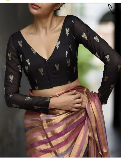 Farewell Blouse, Blouse Saree Design, Blouse With Full Sleeves, Blouse Neck Models, Front Blouse Designs, Full Sleeves Blouse Designs, Blouse Design Latest, Blouse Back Designs, Simple Blouse Design