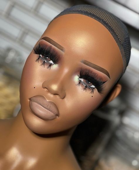 Makeup On Mannequin Head, Mannequin Makeup, Makeup Mannequin, Wig Head, Brown Girls Makeup, Hair Business, Quick Braided Hairstyles, Brown Makeup, Mannequin Head