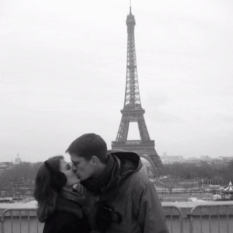 Lovers In Paris, Love In Paris, Paris Couple, Nyc Girl, Paris Aesthetic, Love Wins, City Of Love, My Kind Of Love, Paris Love