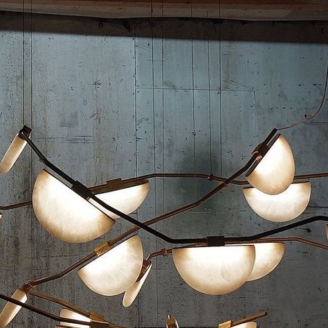 @randyzieber on Instagram: "Test hang Nomad

#chandelier #collectibledesign #lobbylights #modernchandelier #interiordesigner #lightingdesigner #hoteldesign #designerlighting #architecturedaily #pendantlighting #lightinginstallation #luxurylighting #lightinginspo #ad100 #alabasterlighting #lightfixture #designinspiration #furnituredesign #bespokedesign #hotellighting #foyer #architecturephotography #randyzieber #yvrdesign" Modern Chandeliers For Living Room, Alabaster Chandelier, Chandelier Luxury, Hotel Hallway, Chandelier For Living Room, Alabaster Stone, Foyer Entryway, Marble Lamp, Site Analysis