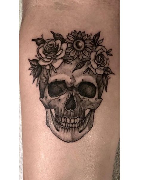 Skull Flower Crown Tattoo, Flowers Growing From Skull Tattoo, Skull With Flower Crown Tattoo, Skull With Crown Tattoo For Women, Sunflower Skull Tattoo, Flower Skull Tattoo, Skull With Flowers Tattoo, Skull With Flower Crown, Tiny Skull Tattoos