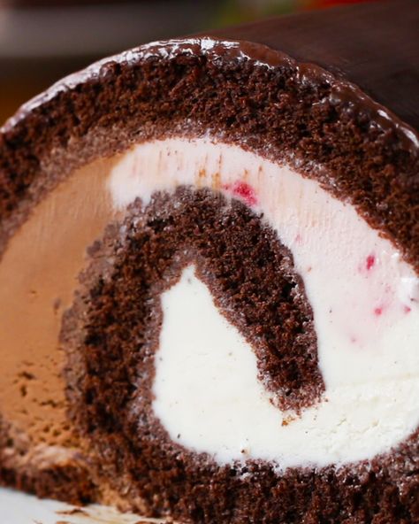 Neapolitan Ice Cream Cake Roll Recipe by Tasty Neapolitan Ice Cream Cake, Ice Cream Cake Roll, Strawberry Cheesecake Cake, Pre Roll, Neapolitan Ice Cream, Cake Roll Recipes, Ice Cream Cake Recipe, Ice Cake, Cheesecake Cake