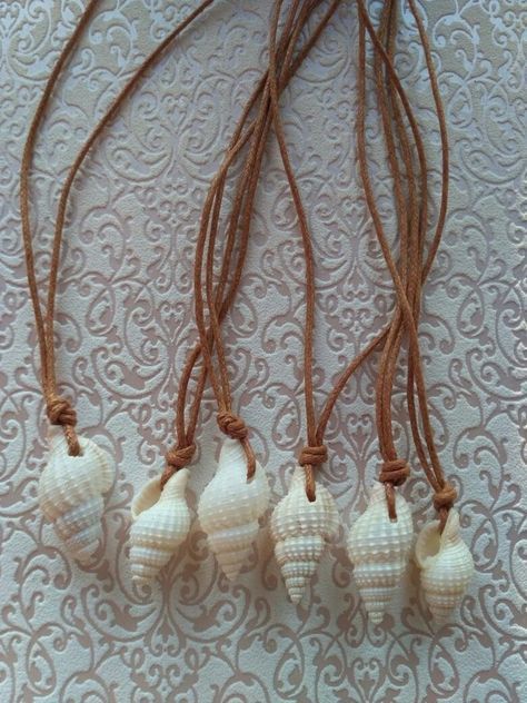 Diy Beachy Jewelry, Biology Crafts, Sea Shell Necklace Diy, Seashell Necklaces, How To Grow Hair, Seashell Projects, Shell Crafts Diy, Seashell Jewelry, Seashell Art