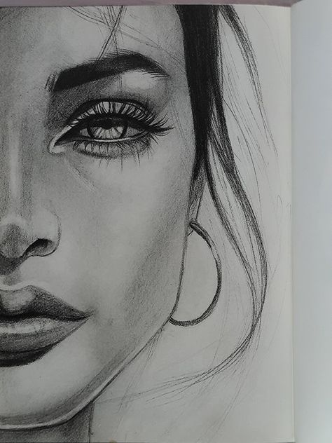 Half Face Drawing, Realistic Eye Drawing, Arte Alien, Film Disney, Girl Portrait, Art Disney, Half Face, Pencil Art Drawings, Sketchbook Drawing