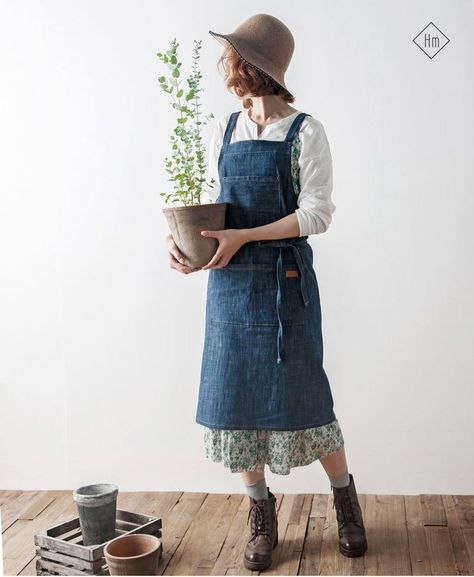 Gardener Outfit, Gardening Outfits, Farmer Fashion, Florist Apron, Japanese Style Apron, Farmer Outfit, Apron Pinafore, Farmer Girl, Cross Back Apron