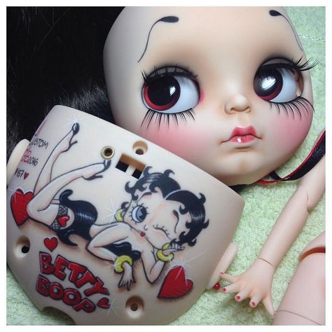 Handcrafted Dolls, Betty Boop Art, Betty Boop Cartoon, Doll Painting, Blythe Clothes, Custom Blythe, Hello Dolly, Bratz Doll, Doll Repaint