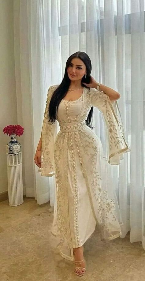 Dubai Abaya, Soiree Dress, Moroccan Fashion, Dress Muslim, Moroccan Dress, Elegant Dresses Classy, Arab Fashion, Formal Party Dress, فستان سهرة