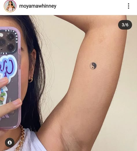 Tattoo Machine Tattoo, Ying Yang Tattoo, Single Needle Tattoo, Machine Tattoo, Handpoke Tattoo, Petite Tattoos, Tattoo Cover Up, Cool Small Tattoos, Discreet Tattoos