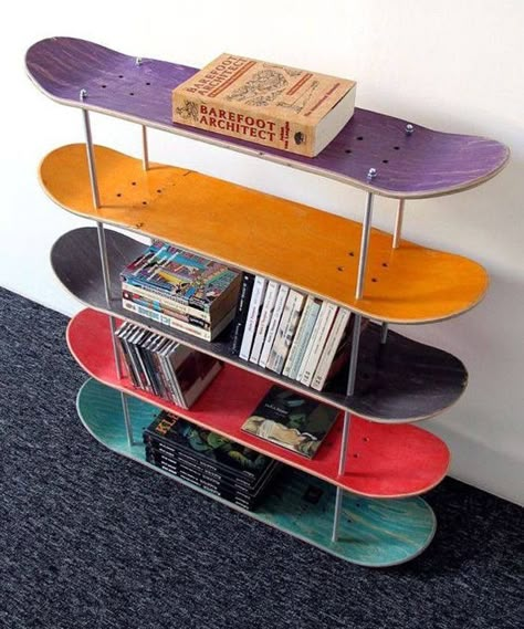 Skateboard Furniture, Skateboard Room, Simple Diy Home Decor, Entryway Makeover, Home Decor Entryway, Recycled Skateboards, Decor Entryway, Boys Bedroom Decor, Room Decor Bedroom Teenage