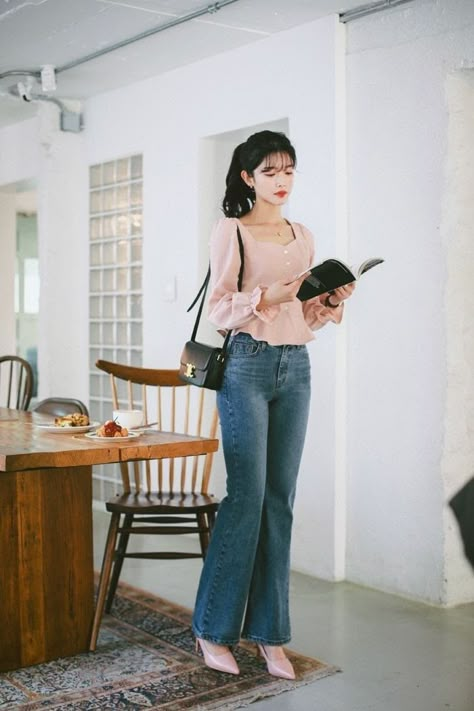 Classy Feminine Outfits Casual, Korean Feminine Outfits, Feminine Classy Outfits, Feminine Outfits Classy, Classy Feminine Outfits, 대학생 스타일, Feminine Outfits, Clothes Korean Style, Fashion Top Outfits