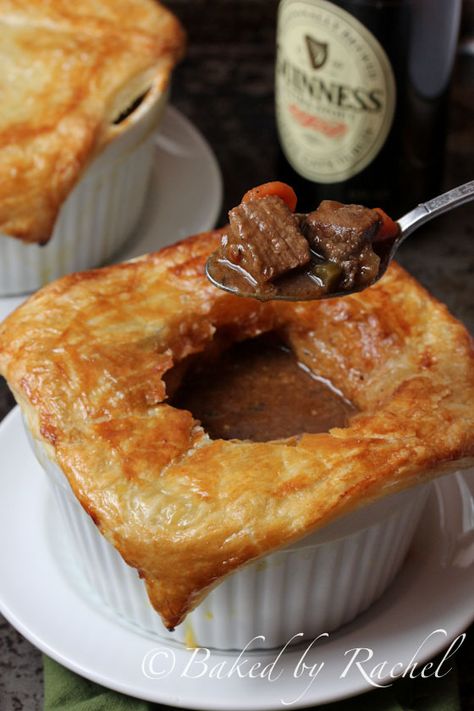 Beef And Guinness Pie, Beef Pot Pie, Puff Pastry Recipe, Beef Pot Pies, Beef Pies, Whisky Cocktails, Scottish Recipes, Meat Pies, Pastry Recipe