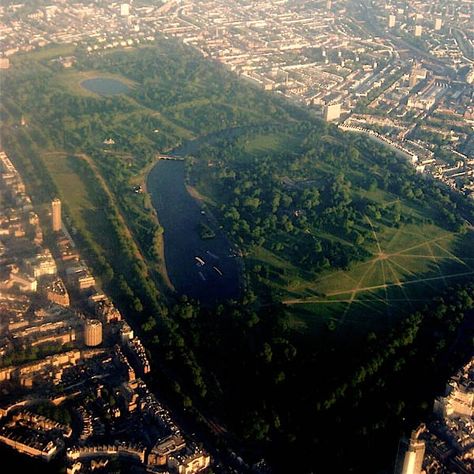 A Magical Visit to Kensington Gardens #architecture #& #tripoto #History #Packing #travel Klopp Liverpool, London Sightseeing, Hyde Park London, I Love London, London Attractions, Kensington Gardens, London Aesthetic, Urban Park, Love London