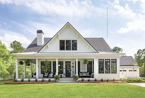 Farmhouse With Porch, Georgia Farmhouse, American Farmhouse Style, Dream Farmhouse, American Farmhouse, Modern Farmhouse Exterior, Farmhouse House, White Farmhouse, House Plans Farmhouse