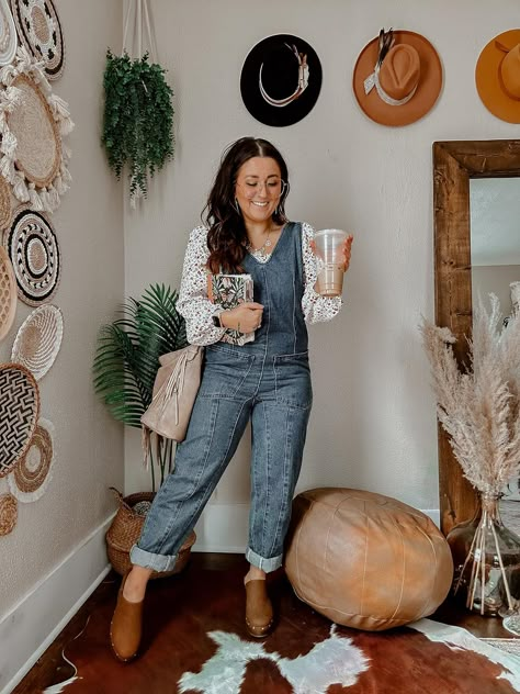 Theohiogirljaz's Amazon Page Western Maternity Clothes, Hippie Mom Style, Church Casual Outfit, Cool Teacher Outfits, Western Office Outfits, Hippie Style Outfits, Teacher Outfit Inspiration, Denim Overalls Outfit, Style Uggs