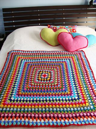 Giant Granny Square, Crafts To Do When Your Bored, Granny Square Projects, Plaid Crochet, Knitting Basics, Crochet Blanket Afghan, Granny Square Blanket, Square Blanket, Granny Squares Pattern