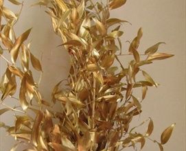 Ruscus Italian Painted Gold - Metallics & Painted Foliages - Greens, Foliages and Branches - Flowers by category | Sierra Flower Finder Spray Paint Flowers, Joe Lewis, Foliage Arrangements, Gold Foliage, Italian Ruscus, Tablescape Inspiration, Gold Spray, Gold Spray Paint, Magnolia Leaves