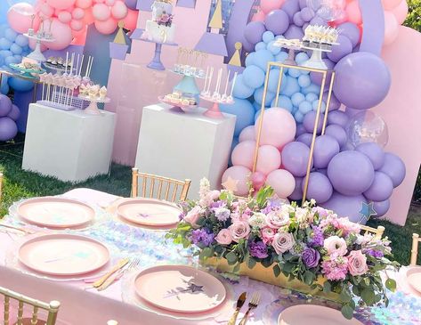 Princess / Birthday "Grace’s Princess Party" | Catch My Party Soft Play Area, Girl Bday Party, Marquee Lights, Birthday Princess, Bday Girl, Marquee Letters, Princess Grace, Bounce House, Party Drinks