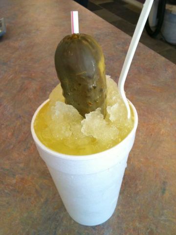 Sno-ball travel story in New Orleans. Pickle sno-ball at Droopy's Sno-Balls, Harahan Photo: Greg Morago Sno Cone Flavor Combinations, Sno Cone Syrup Recipe, Shave Ice Syrup Recipe, Sno Cone Syrup, Weird Recipes, Shaved Ice Recipe, Snow Cones Recipes, Pickle Party, Shaved Ice Syrup