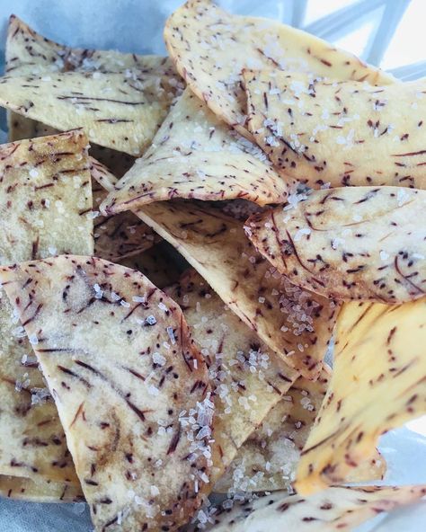 Kristine Anderson Wylie on Instagram: “TARO CHIPS! While at the Asian market yesterday, I also scored a huge hunk of taro root, peeled and ready to use. Taro is a root vegetable…” Malanga Recipes, Yuca Al Mojo, Taro Chips, Taro Root, Root Vegetable, Asian Market, Food Inspo, Root Vegetables, Angkor Wat