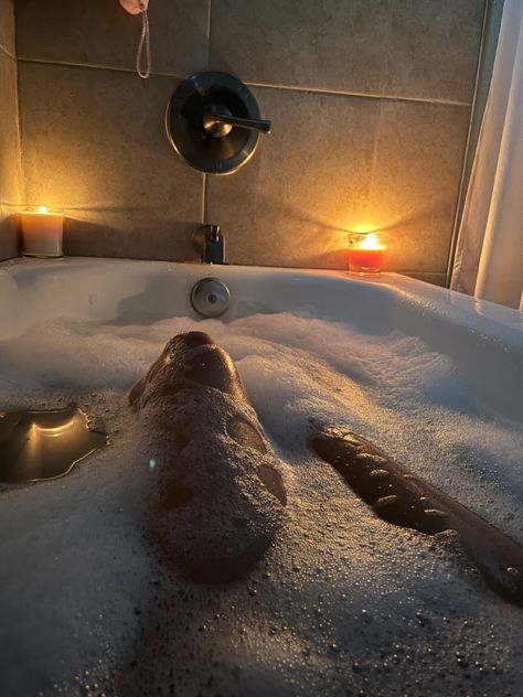 Bathtub Aesthetic, Bigger House, Aesthetic Bath, Bath Aesthetic, Video Call With Boyfriend Screen Photo, Chill Photos, Small Bathrooms, Foto Poses, Luxury Bath