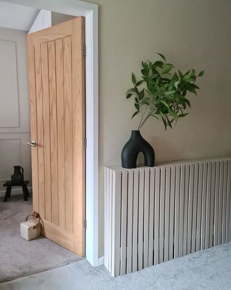 Radiator Cover Ideas, Bedroom Radiators, Radiators Living Room, Steam Radiators, Modern Radiator Cover, Diy Radiator Cover, Kitchen Radiator, Best Radiators, Home Radiators