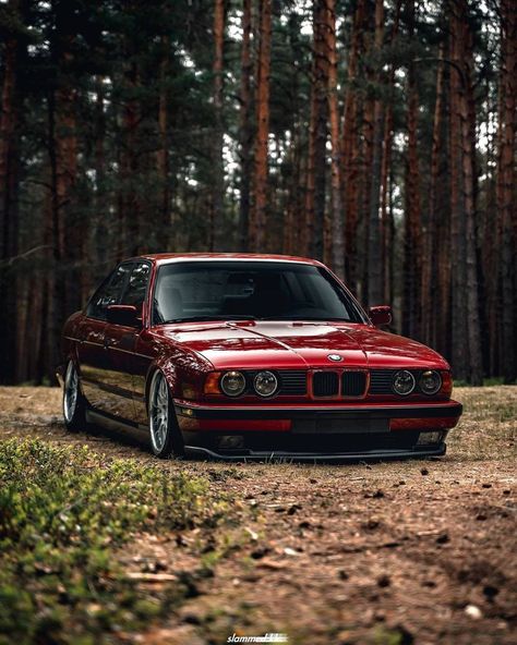 Bag Riders on Instagram: “@matten_e34 📸 : @slammed.kk #bagriders #onestopdropshop” E34 Bmw, Bmw E34, Classic Sports Cars, Old Cars, Sports Cars, Vintage Cars, Bmw Car, Bmw, Cars