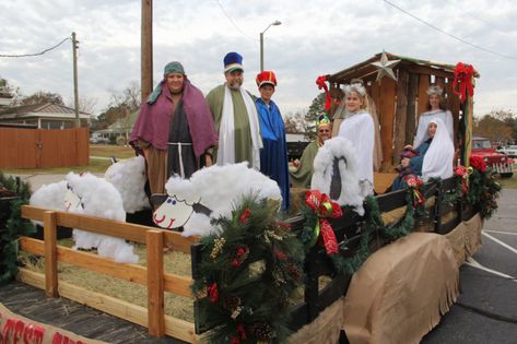 Nativity Scene Float Ideas, Nativity Parade Float, Nativity Float Parade, Nativity Parade Float Ideas, Christmas Parade Floats Diy, Church Christmas Float Ideas, Church Parade Float Ideas, Christmas Parade Float Ideas Diy, Christmas Parade Float Ideas