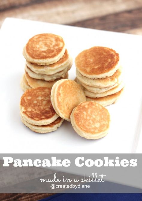 Pancake Cookies made in a skillet....sweet and delicious, and look exactly like pancakes! Pancake Cookies, Brownies Recipes, Cheese Pancakes, Pancake Recipes, Recipes Cookies, Pancakes Easy, Oreo Cake, Lemon Poppyseed, Food Heaven