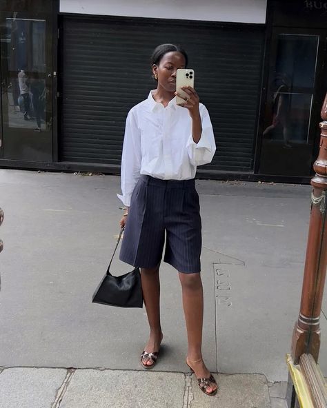 6 Elegant And Smart Shorts Outfits to Try This Summer, According to a Fashion Expert | Who What Wear UK Bermuda Pants Outfits, Humid Summer Outfit, Bermuda Shorts Outfits, Bermuda Pants, Smart Shorts, Flowers Instagram, Classic White Shirt, Trends For 2024, Shorts Outfits