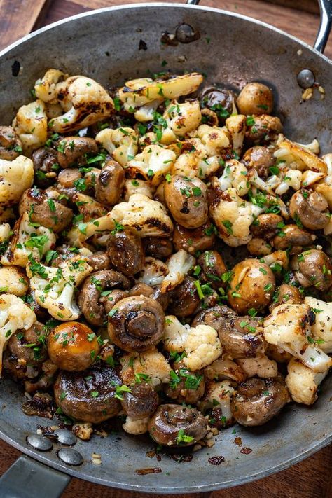 Weight Watcher Easy Recipes Mushroom And Cauliflower, Cauliflower Side Dish, Garlic Mushrooms, Cauliflower Recipes, Side Dishes Easy, Veggie Recipes, Quick Easy Meals, Stove Top, Yummy Recipes