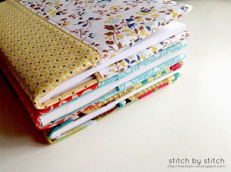 How To Make A Journal Cover Diy, Quilt Book Cover, Craft Stand, Book Tutorial, Fabric Book Covers, Book Cover Diy, Teachers Diy, Stitch Fabric, Fabric Journals