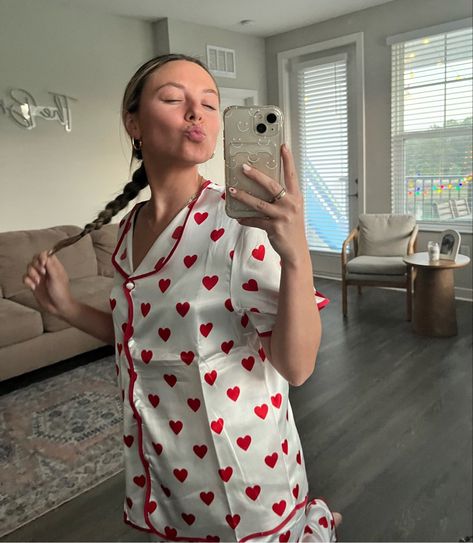 Red and white heart valentines pjs Galentines Matching Pjs, Galentines Fit, Valentines Pjs, Galentines Sleepover, Valentines Galentines, Matching Pjs, Dream Style, Fit Inspo, Photography Inspo