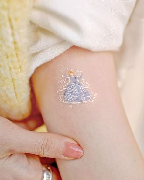 Cinderella Tattoo, Korean Tattoo Artist, Disney Princess Tattoo, Princess Tattoo, Korean Tattoos, Istoria Artei, Bicep Tattoo, Disney Tattoo, Aesthetic Tattoo