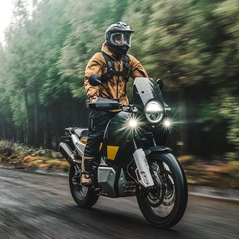 Motor Scrambler, Husqvarna Norden 901, Adventure Bike Motorcycles, Yamaha Rx100, Motorcycle Backpacks, Hello Moto, Scrambler Custom, Bmw Scrambler, Riders On The Storm