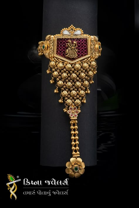 Hand Pocha Design In Gold, Hathful Designs Gold, Gold Hathphool, Gold Panja For Hand, Hathphool Gold, Unique Gold Jewelry Designs, Gold Jewels Design, Gold Bangles For Women, New Gold Jewellery Designs