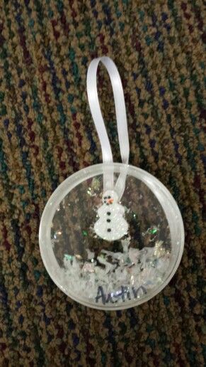 Petri dish snow globe ornament Shaker Ornaments, Petri Dish Art, January Preschool, Snow Globe Ornament, Kids Ornament, Dish Art, Biology Classroom, Petri Dishes, Dish Ideas