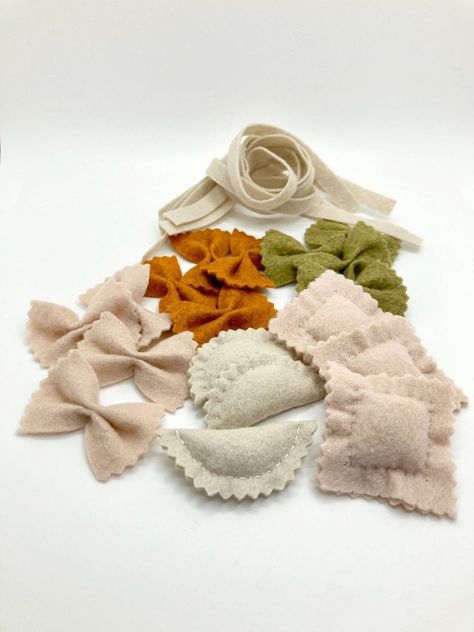 Orange Pasta, Felt Pasta, Kitchen Play Set, Natural Baby Toys, Tagliatelle Pasta, Green Pasta, Felt Beads, Felt Food, Felt Christmas Ornaments