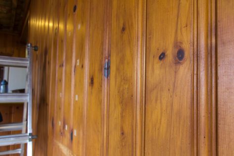 Painting Knotty Pine Walls, Painted Knotty Pine Walls, Painted Pine Walls, Knotty Pine Rooms, Knotty Pine Cabinets, Knotty Pine Kitchen, Oak Paneling, Chalet Ideas, Knotty Pine Paneling