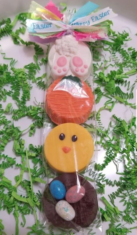 Chocolate Easter Baskets, Easter Treats To Make And Sell, Easter Sweet Treat Box Ideas, Easter Dipped Treats, Easter Selling Ideas, Easter Cake Pucks, Easter Oreos Covered, Easter Desserts To Sell, Chocolate Covered Easter Treats