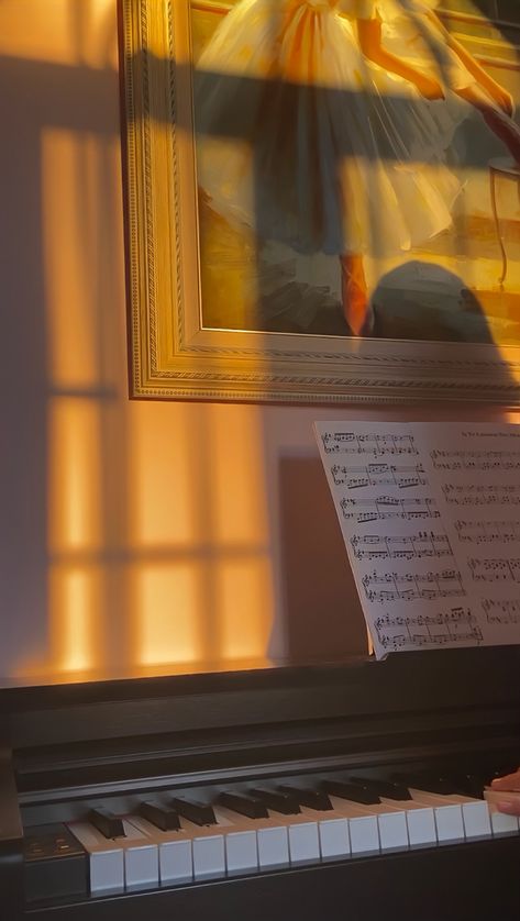 Song Writing Aesthetic Piano, Yellow Piano Aesthetic, Soul Aesthetic Music, Music Writing Aesthetic, Yellow Music Aesthetic, Alicja Core, Music Aesthetic Piano, Grand Piano Aesthetic, Dana Aesthetic