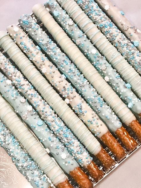 Winter Wonderland Sprinkle, Diy Winter Wonderland Wedding Decorations, Dessert Table Ideas Winter Wonderland, Winter Theme Sweet 16 Wonderland, Winter Wonderland Frozen Party, Winter Wonderland Theme Party Food, Sweet 16 Decorations Winter Wonderland, Snow Ball Decor, Winter Sweets Ideas