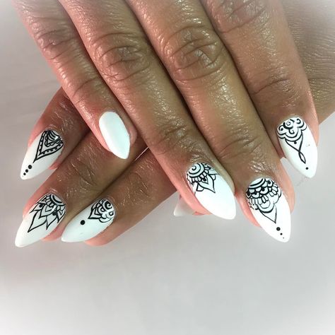 Henna-Inspired Nail Art -  - NAILS Magazine Henna Nail Design, Nails With Henna, Indian Nail Art, Henna Nail Art, Mandala Nails, Indian Nails, Black And White Nail Art, Emerald Nails, Henna Nails