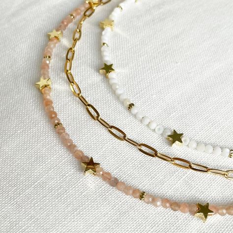 Simple Star Necklace, Simple Gold Chain, Necklace Jewelry Display, Icon Jewelry, Diy Bracelets Patterns, Beaded Jewelry Designs, Handmade Jewelry Tutorials, Natural Gemstone Jewelry, Handmade Wire Jewelry