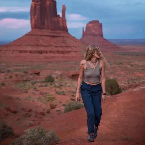 Coalatree Trailhead Pants, Rock Climbing Pants, Climbing Outfit Woman, Climbing Pants, Blue Loafers, Desert Sunset, Outdoor Pants, Hiking Pants, Large Photos