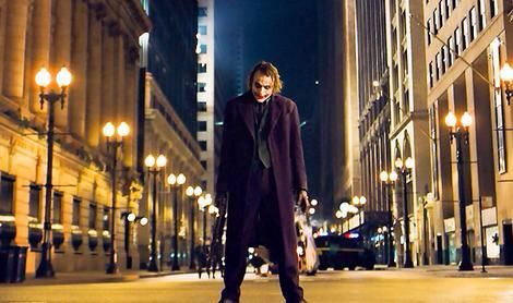 Common hit me Joker 2008, Heath Ledger Joker Wallpaper, Joker Ledger, Gotham Aesthetic, Dark Knight Wallpaper, Joker Dark Knight, Batman Joker Wallpaper, Tattoo Dark, Batman Vs Joker