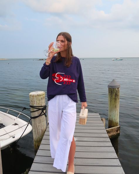 Staying in my coastal era summer Coastal Beach Outfit Aesthetic, Summer Outfits Abroad, Classic Preppy Summer Outfits, Preppy Nautical Outfit, Fourth Of July Boat Outfit, Winter Tropical Vacation Outfits, Coastal Grandmother Vibes, Rich Southern Mom Aesthetic, Coastal Auntie Outfit