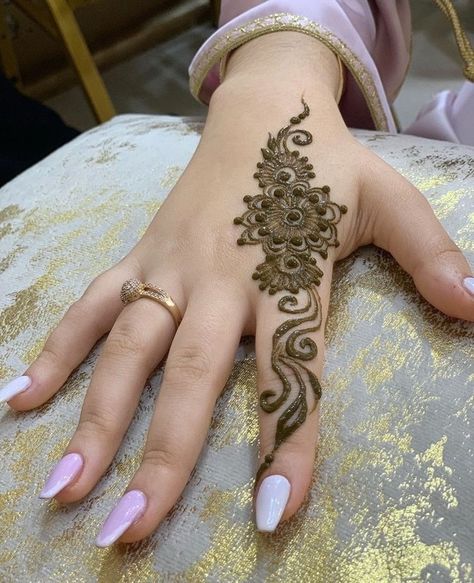 Henna Designs Moroccan, Moroccan Henna Designs, Morocco Henna, Mehndi Designs Images, Latest Finger Mehndi Designs, Mehndi Design Arabic, Moroccan Henna, Easy Mehndi Design, Henna Tattoo Designs Hand